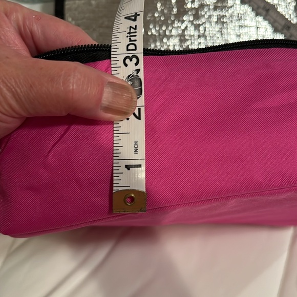 Hotlogic Lunch box. Choose Pink or Mint - Picture 4 of 9